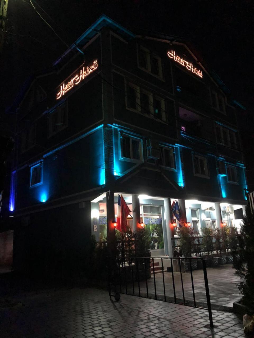 Hotel Heimli Pristina Buitenkant foto
